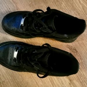 Black rare air force 1 youth size 5